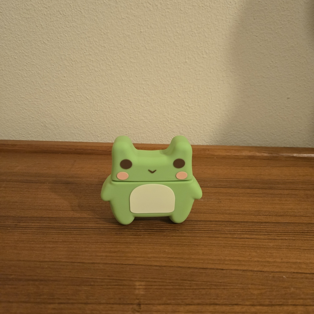 Tiny Protectors Moss Air Pod Case And Air Pods Pro